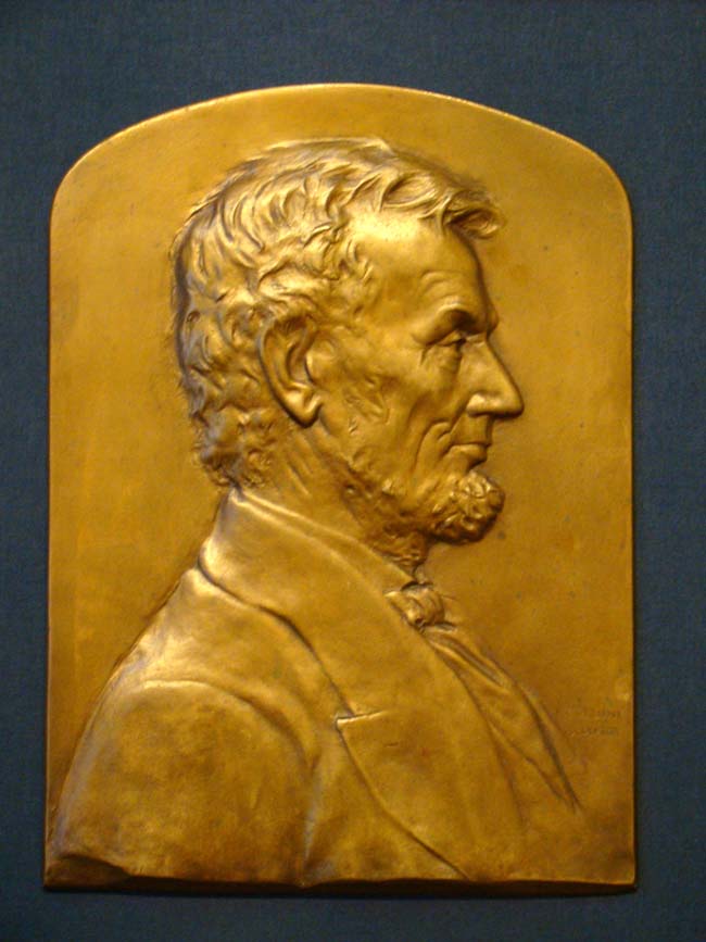 A beautiful vintage bronze plaque depicting Abraham Lincoln sculpted by Luini Costanzo circa 1920